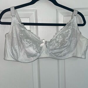 105E White lace bra
